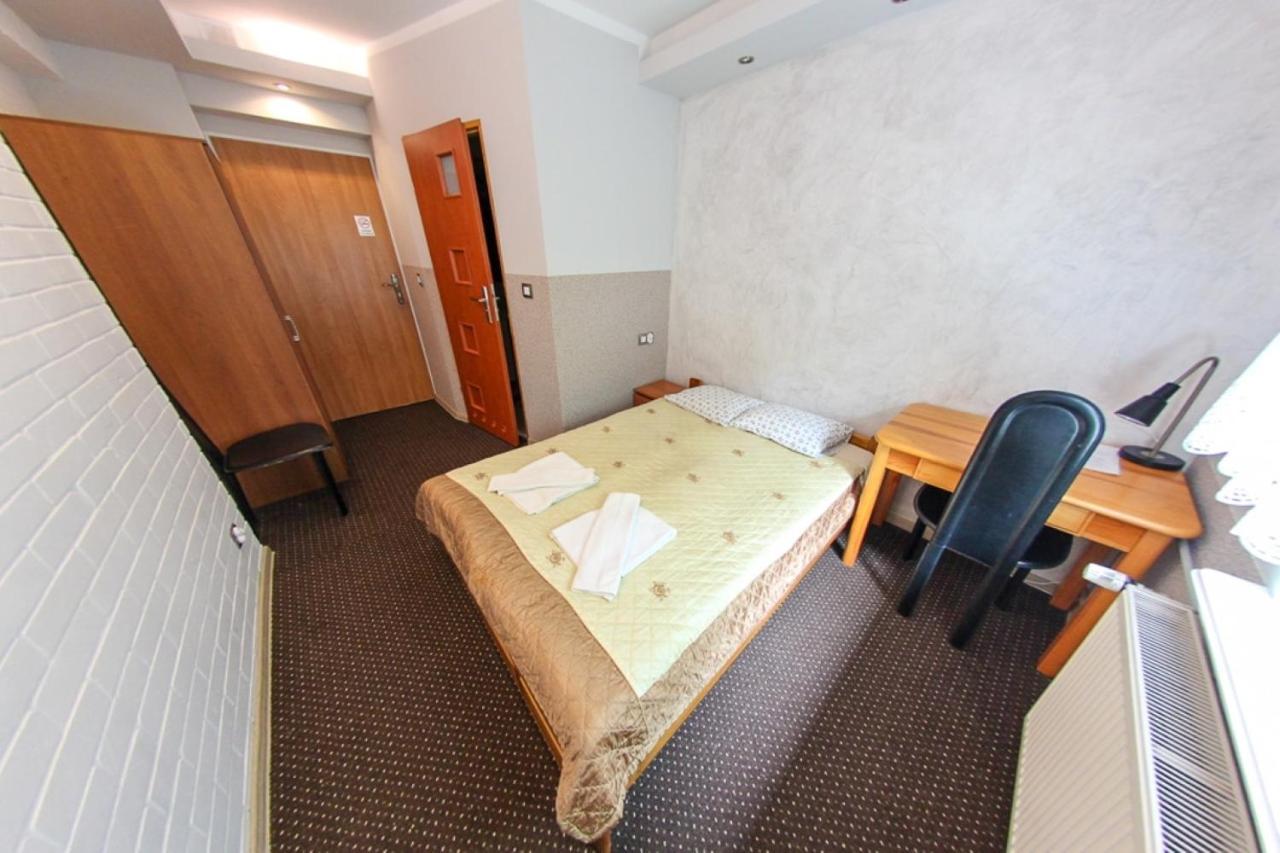 Pensjonat U Janiny Boleslawiec Boleslawiec  Exteriör bild